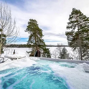 Relaxing Oasis With Jacuzzi - Amazing View & Private Pier Villa Stockholm